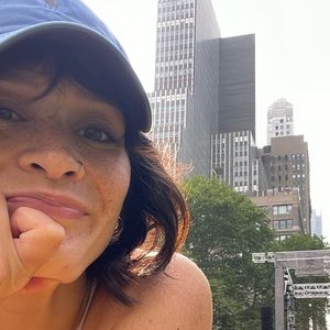 Meet your Posher, Holly